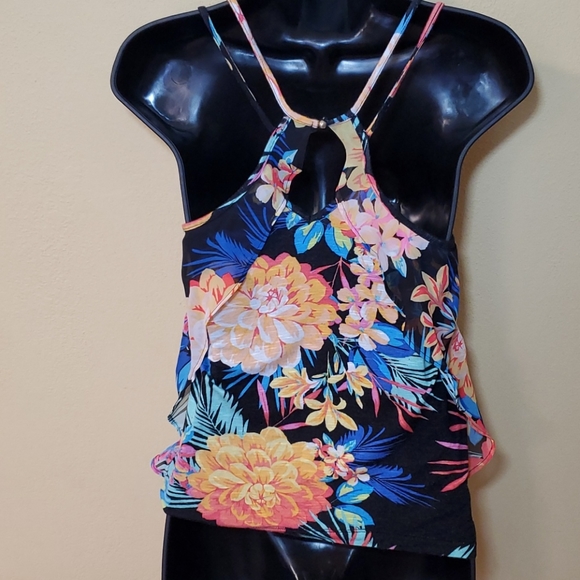 Cute Floral Tank - Picture 3 of 6